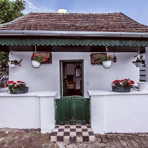 Guest house Tavirozsa Elmenypark